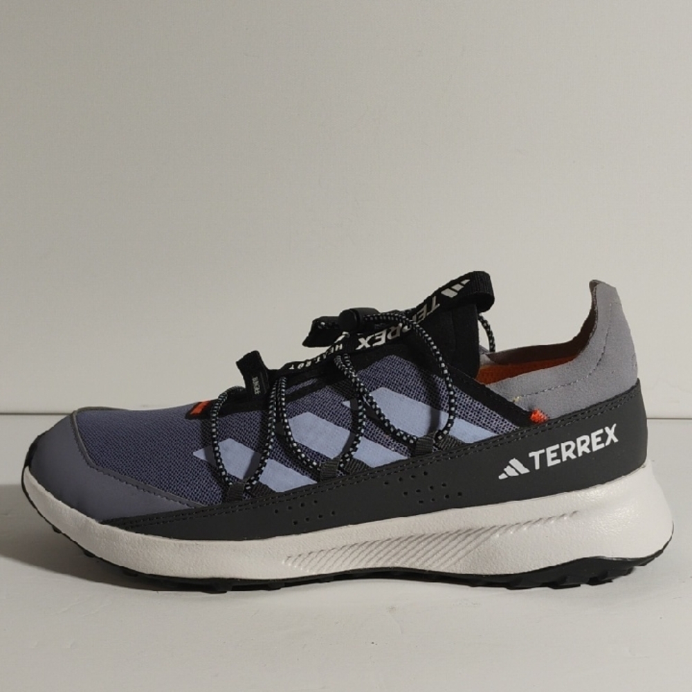 Adidas Terrex Men's Gray and Black Traxion Sneakers Size 7